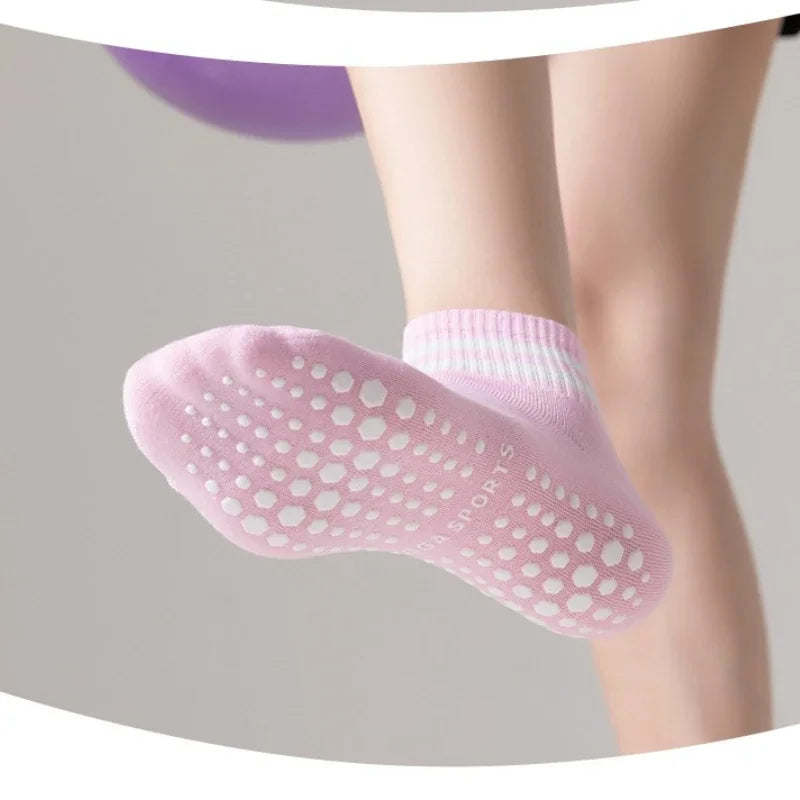 1Pair Grip Socks for Women Non Slip Pilates Yoga Socks with Double Stripes Men Workout Ballet Sports Fitness Athletic Socks
